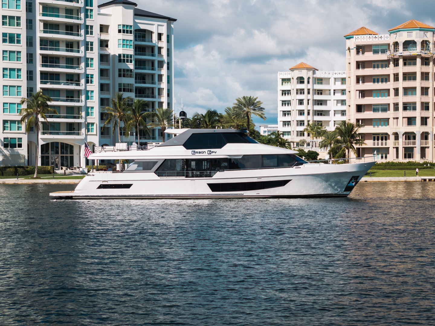 2022 Ocean Alexander 32L - Image 1