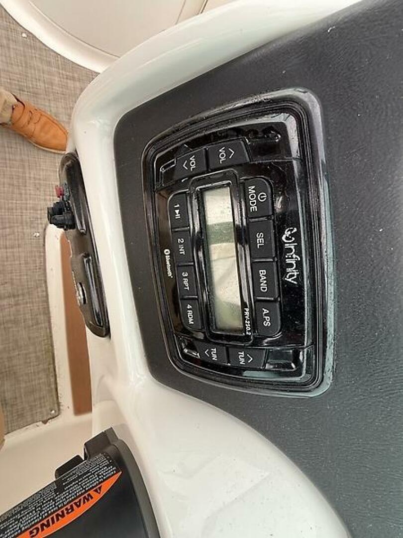 2019 NauticStar 243 DC - Image 12