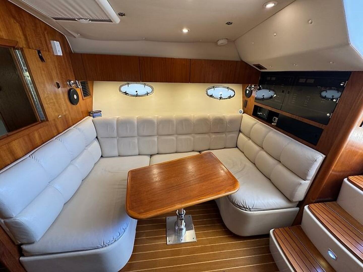 2000 Tiara Yachts 3500 Open - Image 24