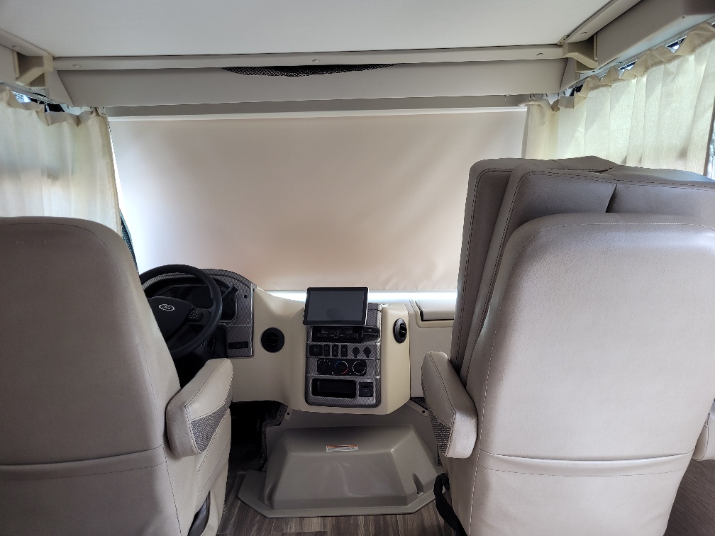 2023 Thor Motor Coach Vegas 24.3 - Image 5