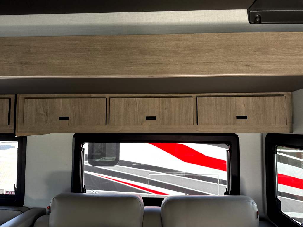 2027 GRAND DESIGN LINEAGE SERIES F 31ZW - Image 13
