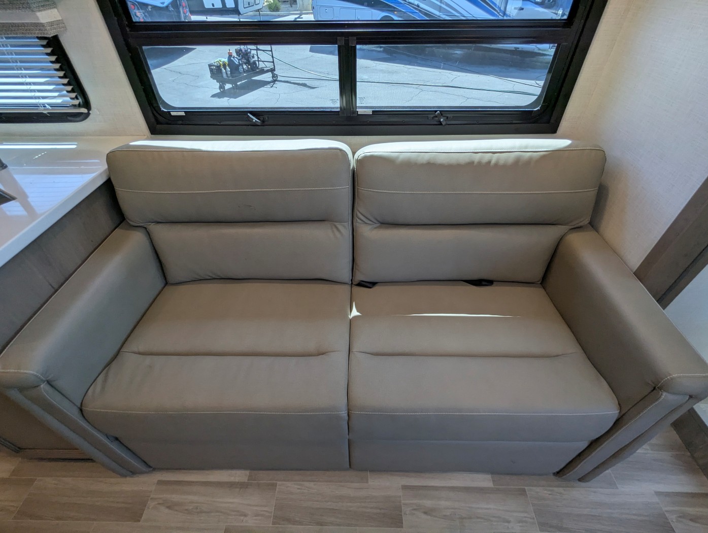 2027 Thor Motor Coach Windsport 29L - Image 26