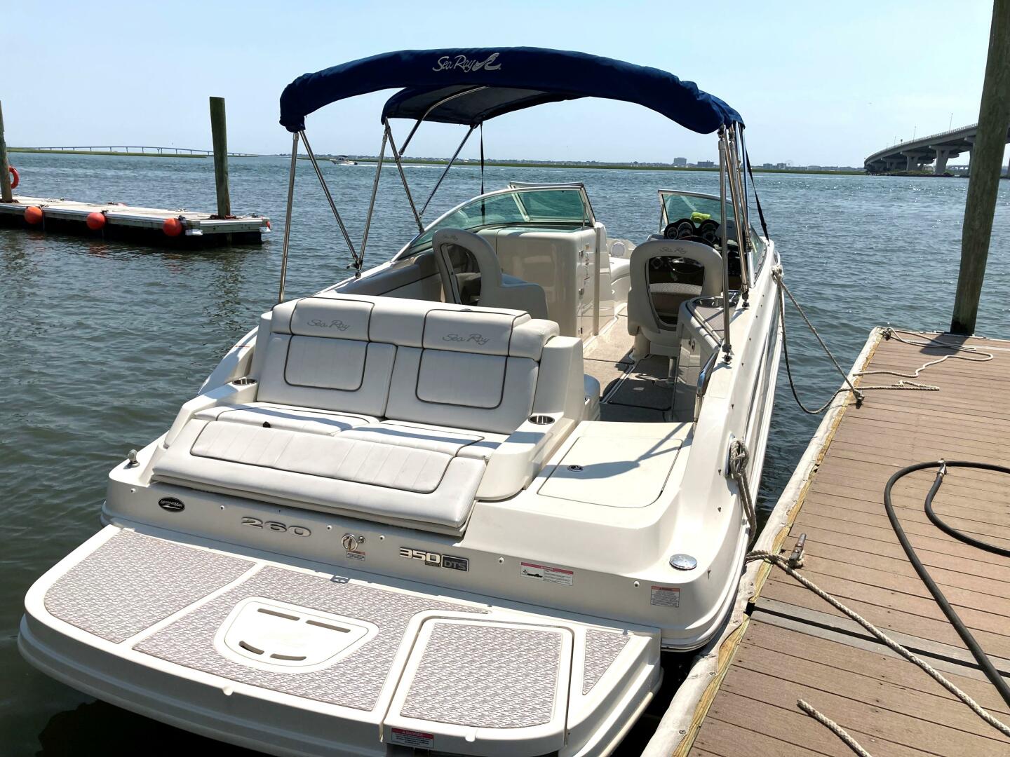2010 Sea Ray 260 Sundeck - Image 4