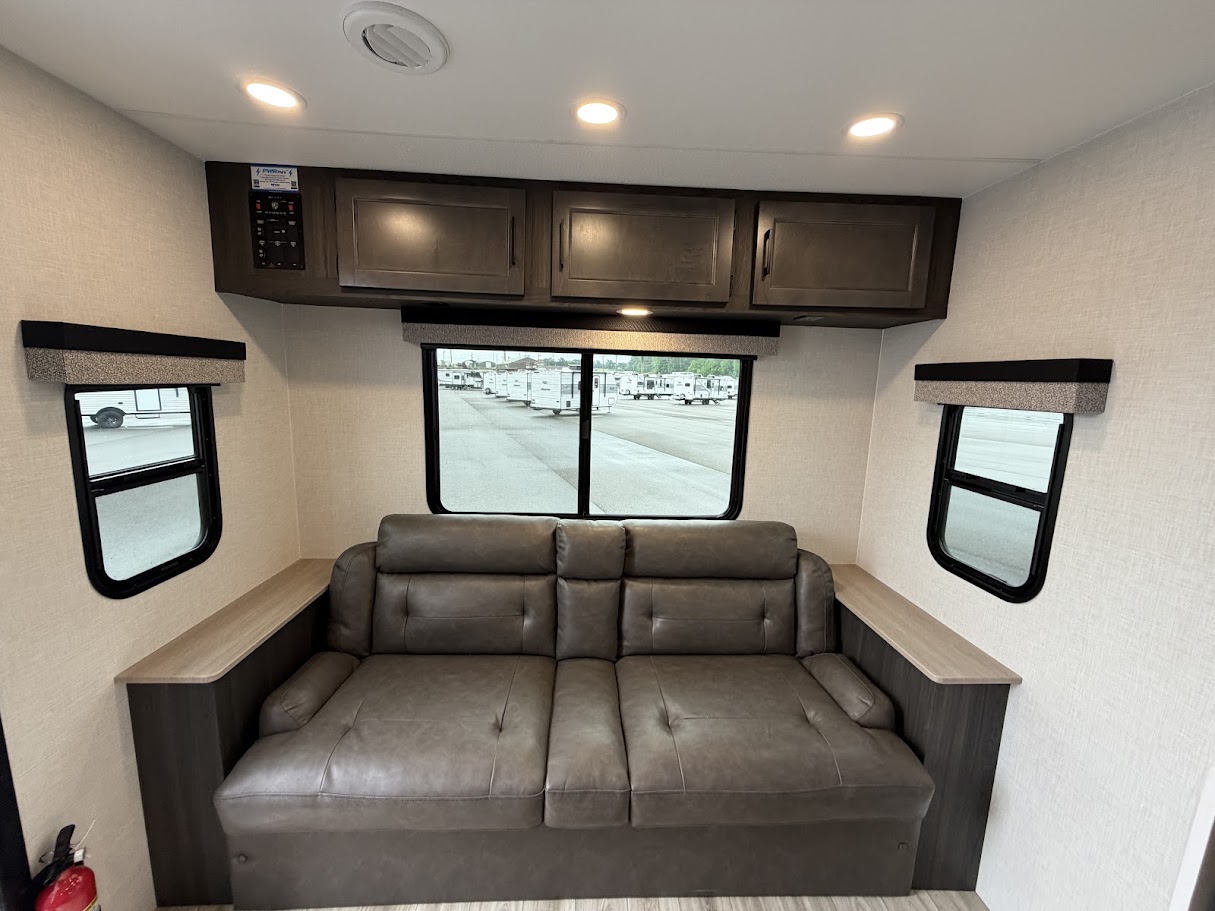 2026 VENTURE RV SPORTTREK STINGER 232VRL - Image 7