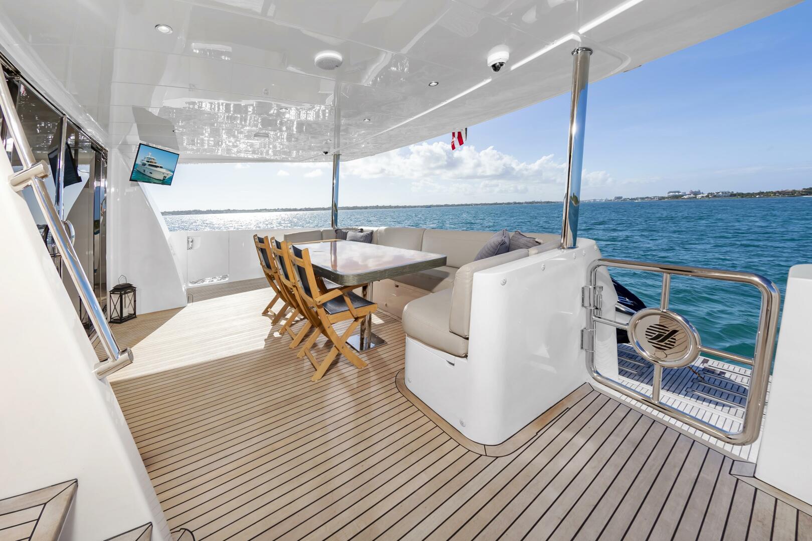 2017 Johnson 93 Flybridge - Image 24
