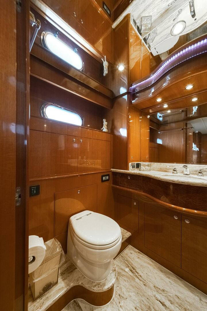 2013 Hampton 680 LRC - Image 23