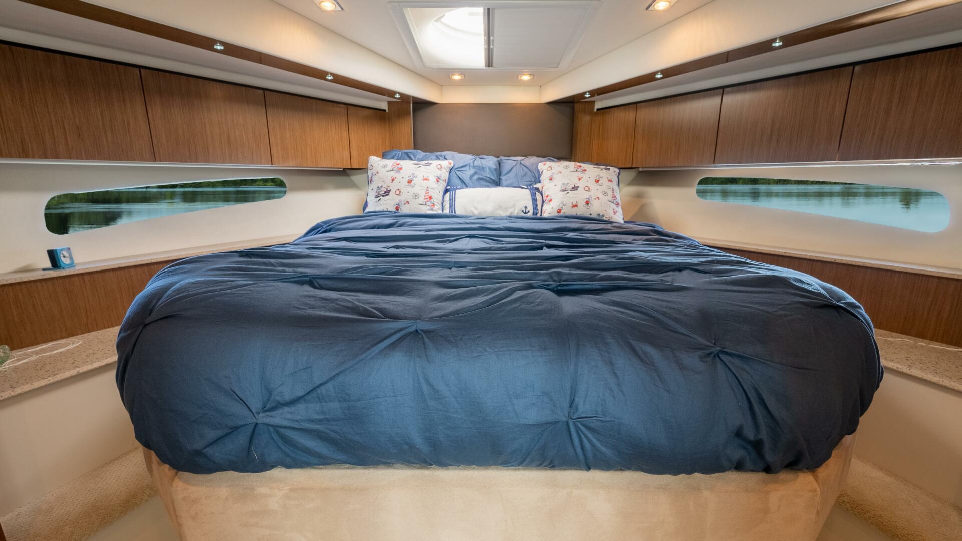 2013 CRUISERS 48 Cantius Base - Image 36