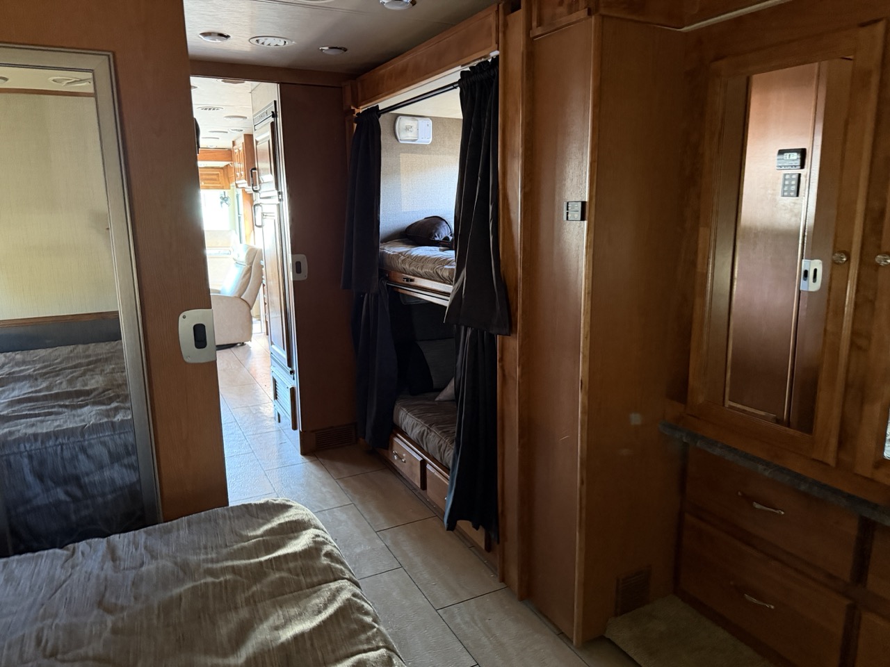 2016 Tiffin Allegro 35 QBA - Image 18