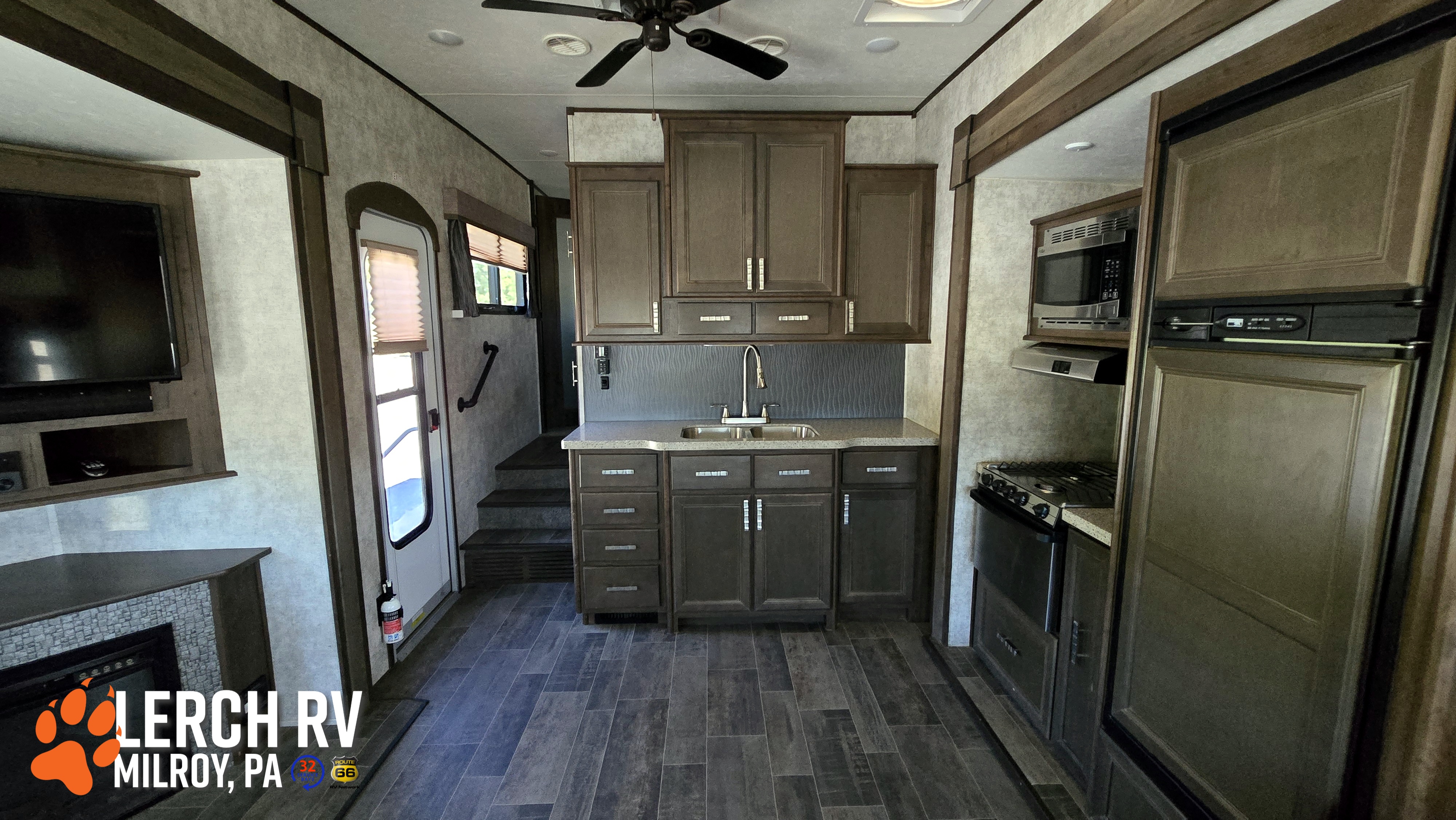 2017 Highland Ridge Roamer RT340FLR - Image 18
