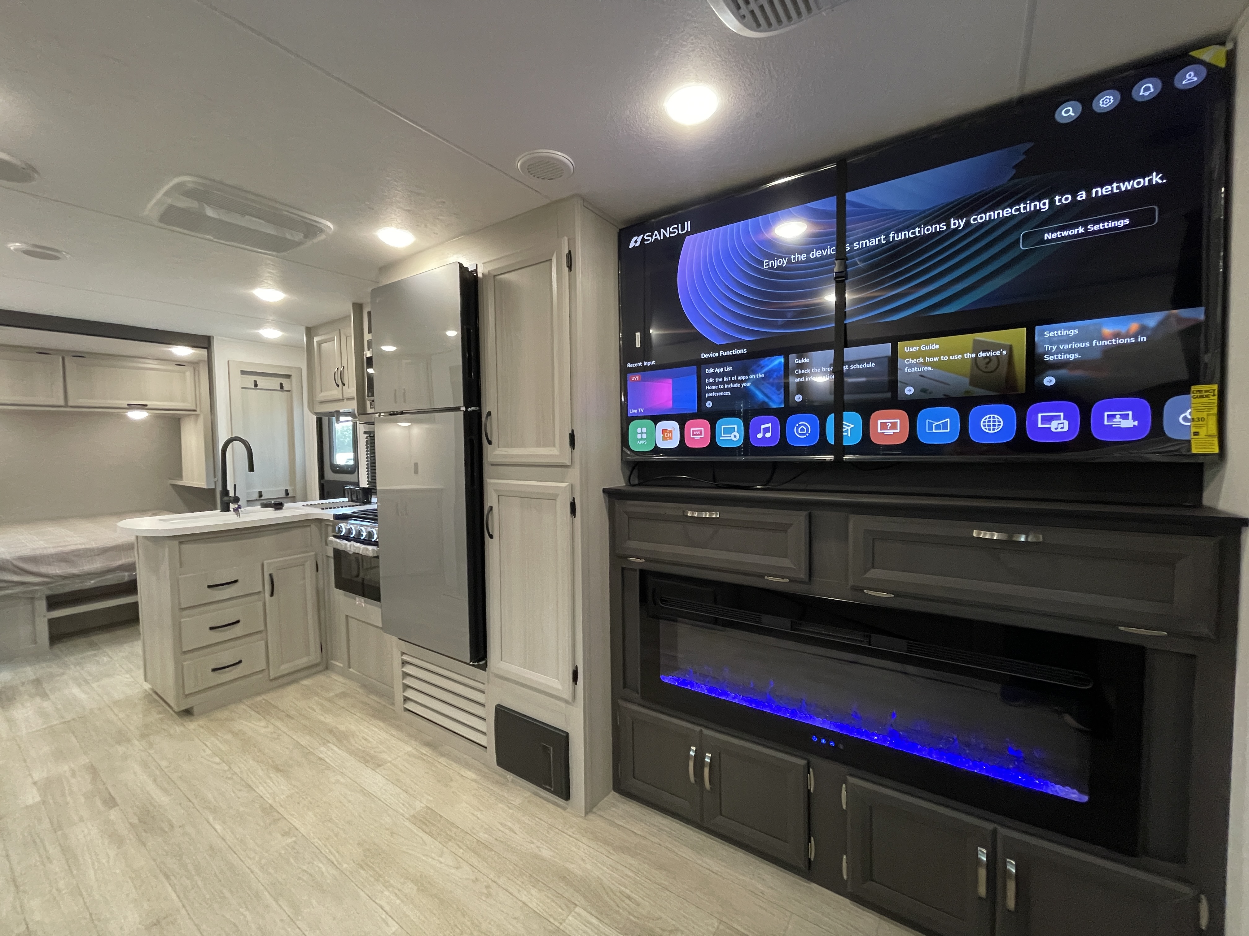2027 Coachmen Catalina Legacy Edition 273DBHCK - Image 16