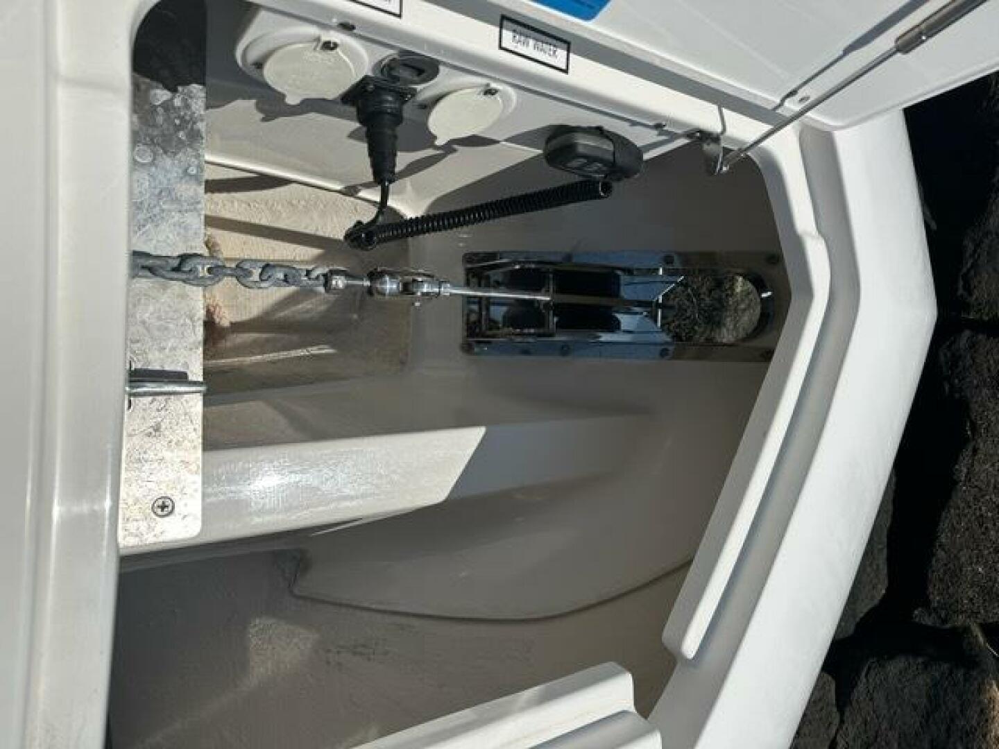 2021 PURSUIT S 428 Sport Base - Image 21
