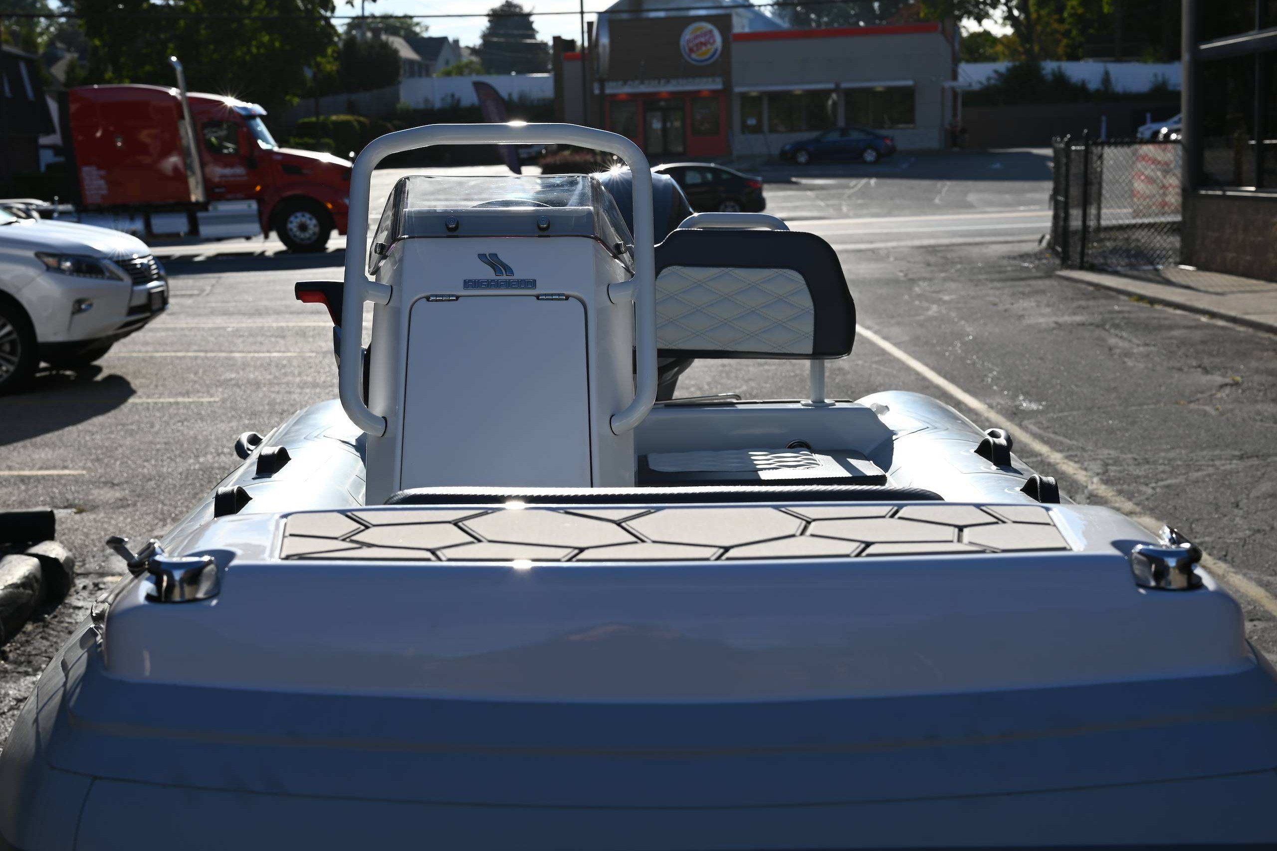 2027 Highfield Sport 330 Standard - Image 4