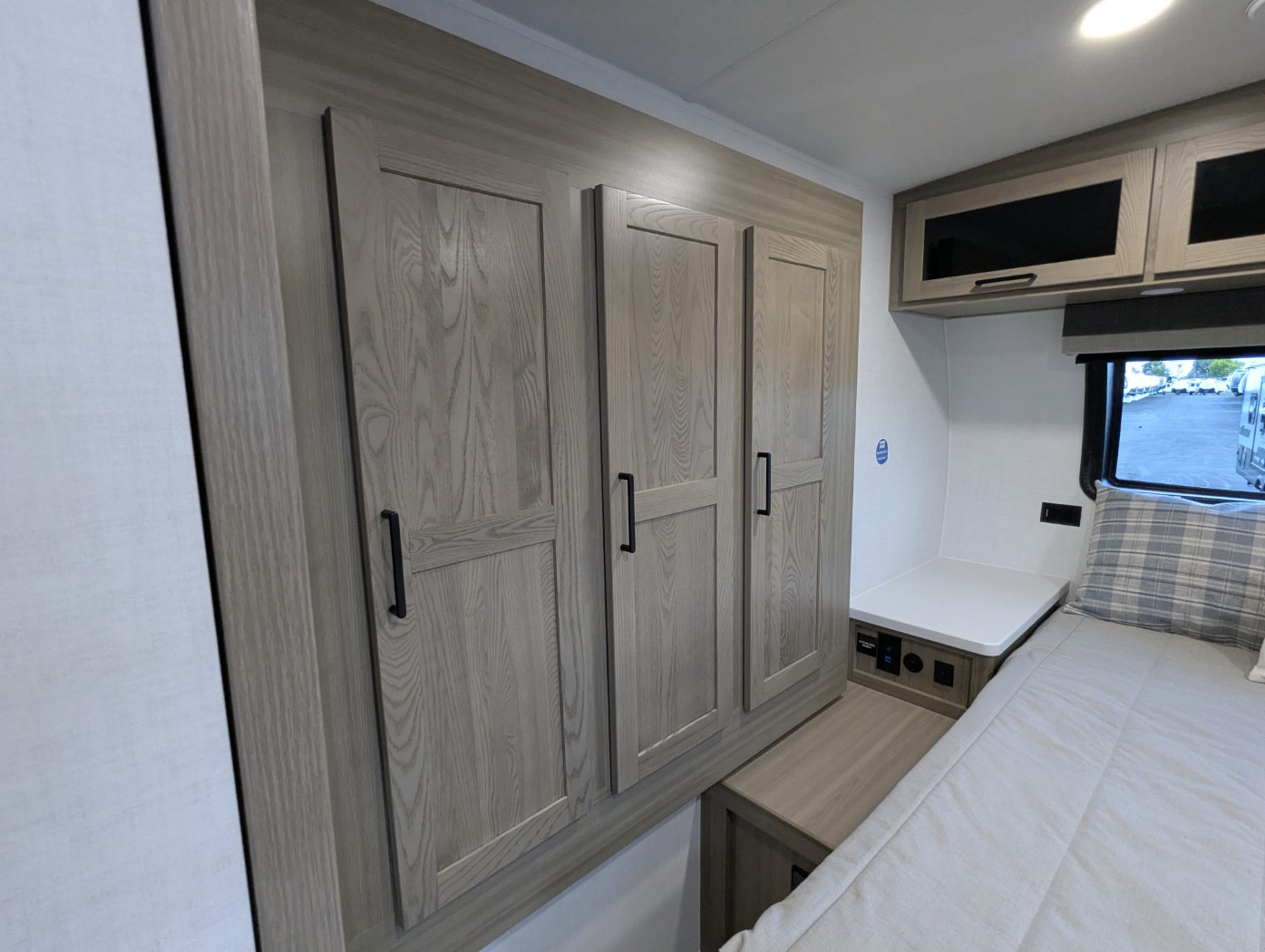 2027 Forest River Rockwood Mini Lite 2515S - Image 12