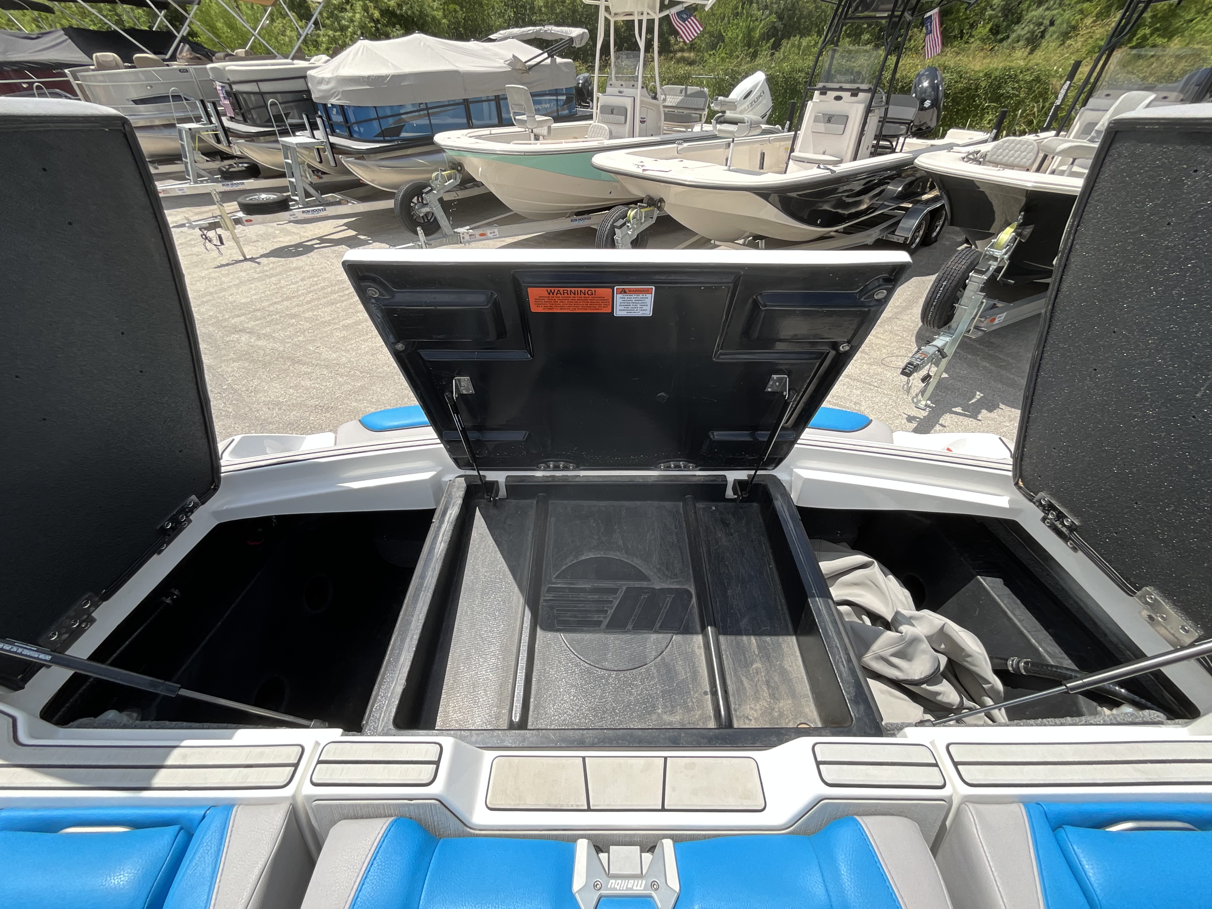 2022 MALIBU 23LSV - Image 14