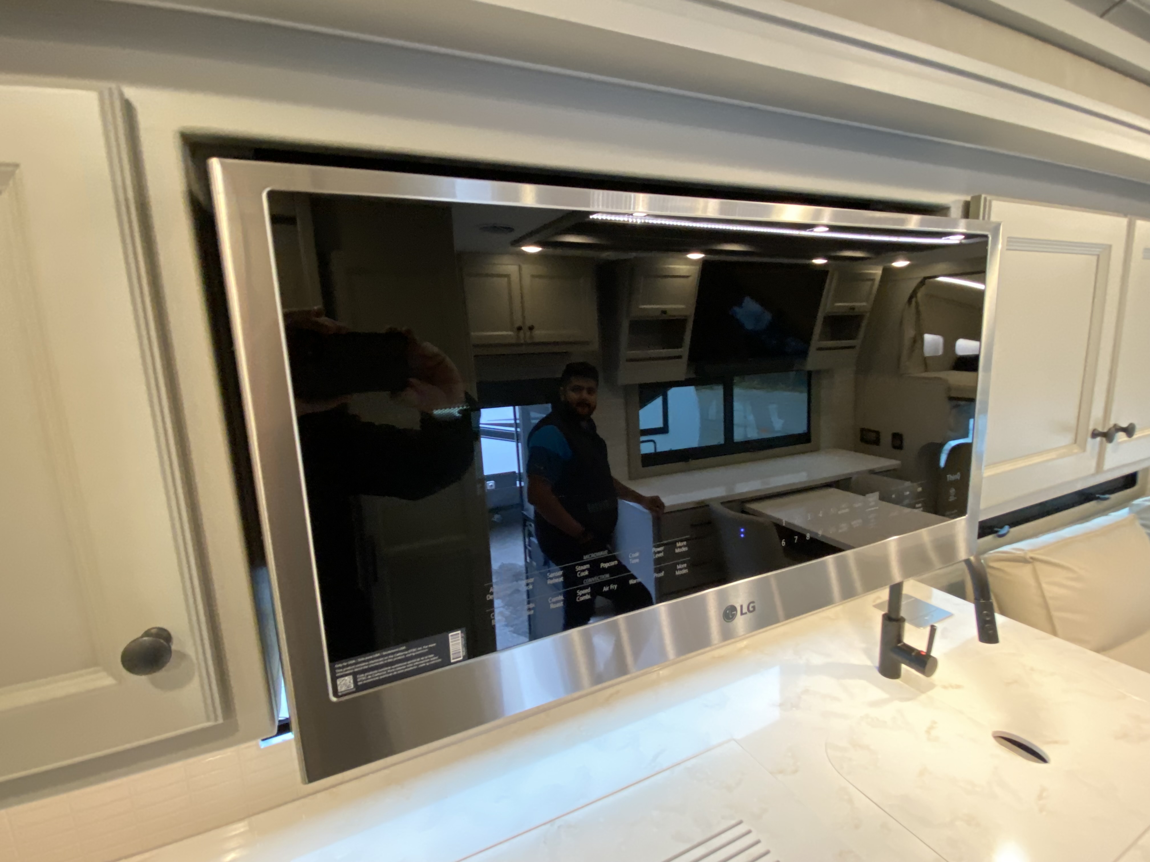 2027 Tiffin Allegro Bay 34DB - Image 15
