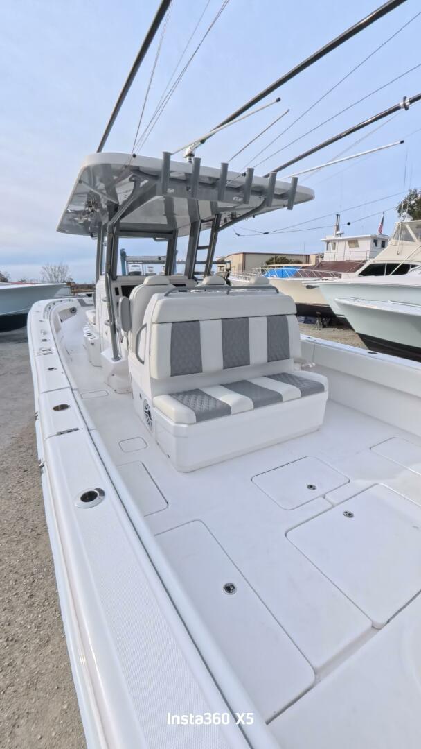 2025 Invincible Open Fisherman - Image 4