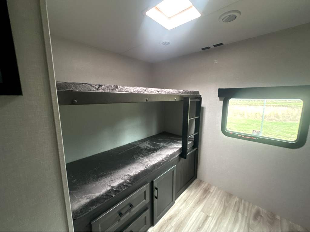 2026 VENTURE RV SPORTTREK 343VBH - Image 27