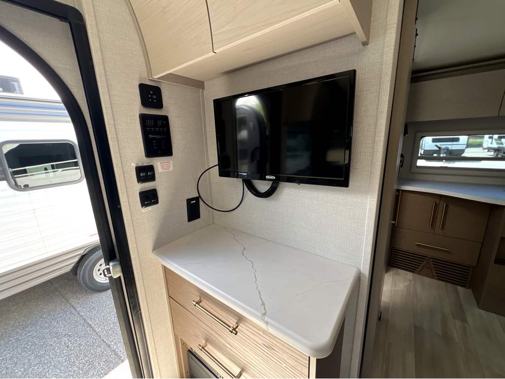 2025 GRAND DESIGN SERENOVA 150HL - Image 7