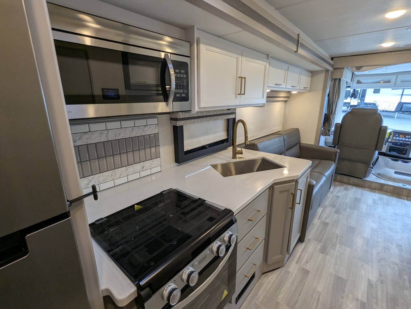 2026 Thor Motor Coach Windsport 29L - Image 32