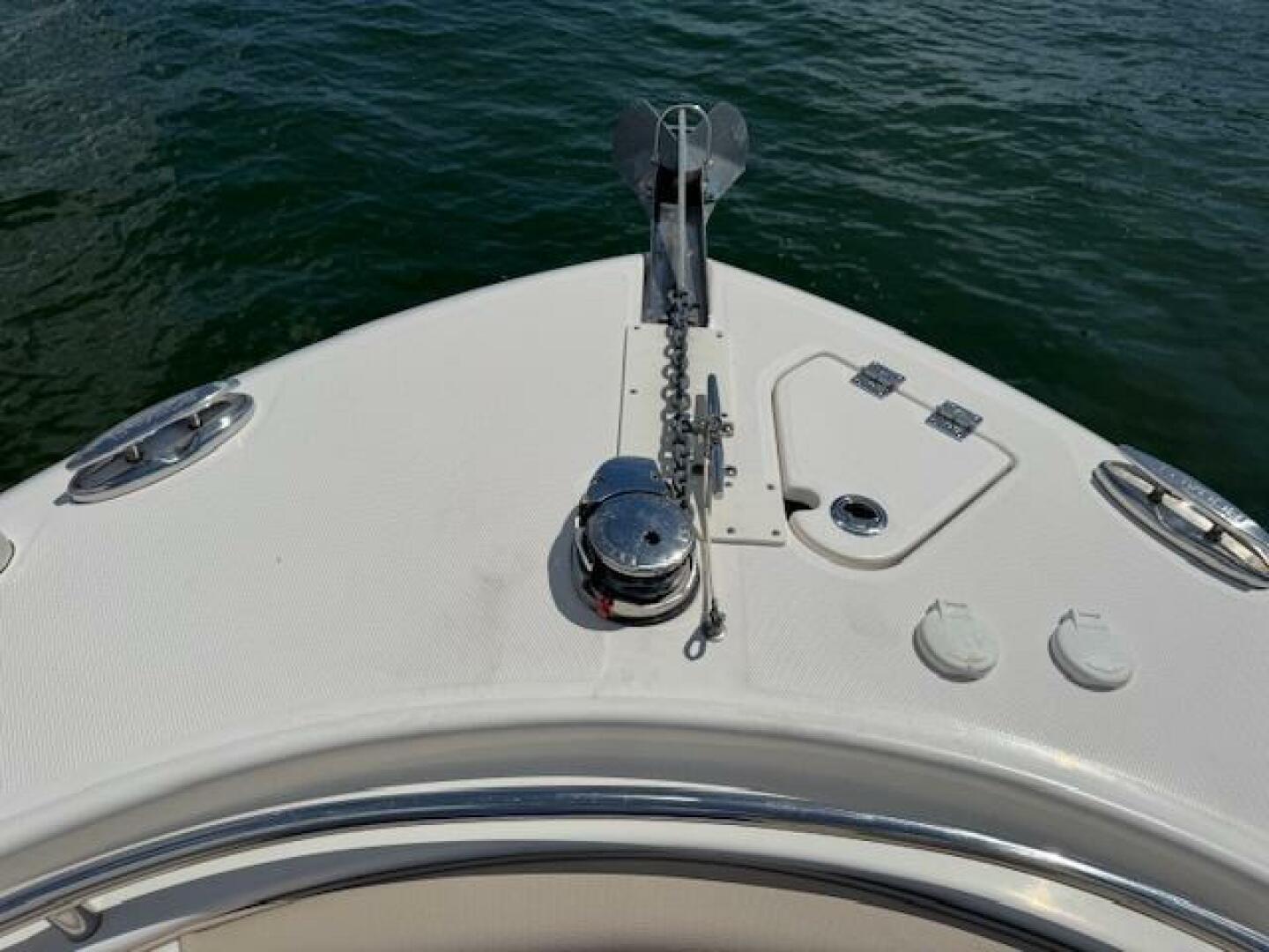 2021 Robalo R242 Center Console Base - Image 21