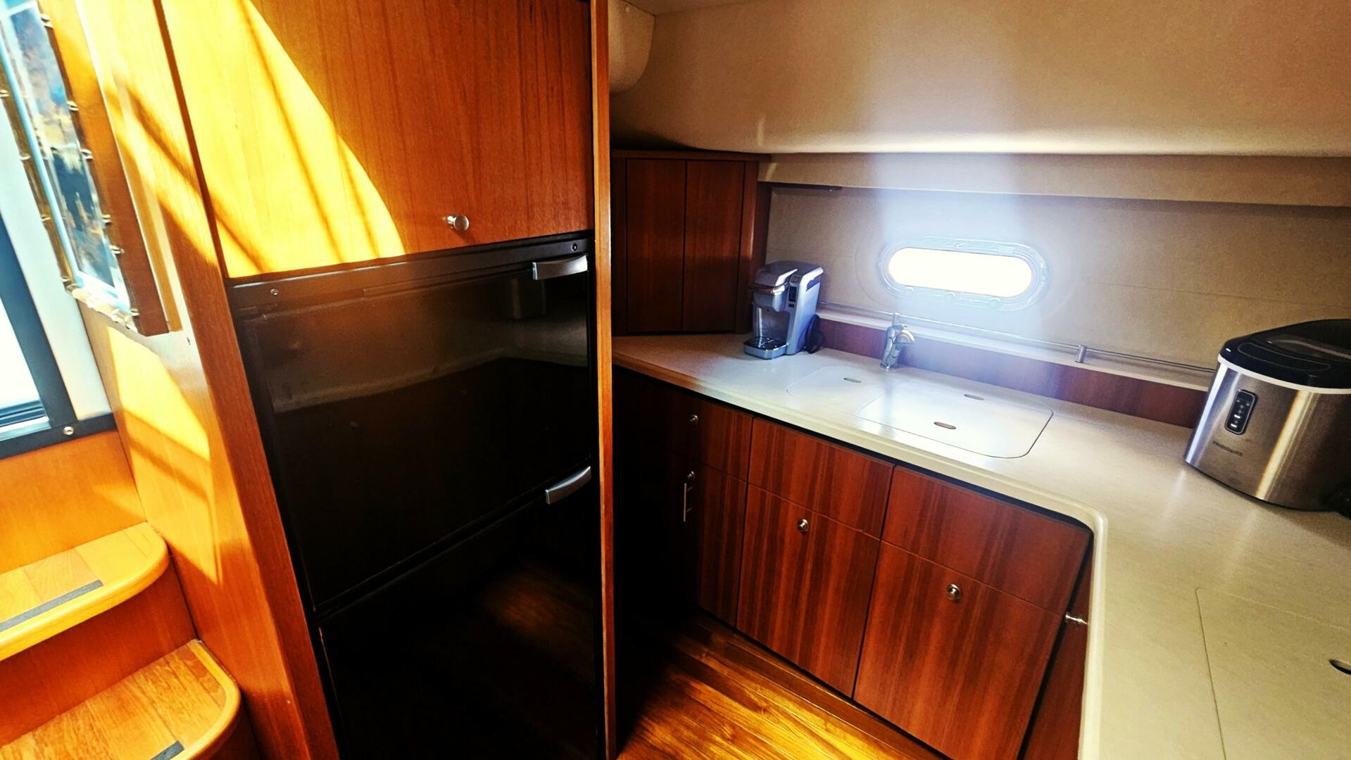 2006 Tiara Yachts 4300 Sovran - Image 31