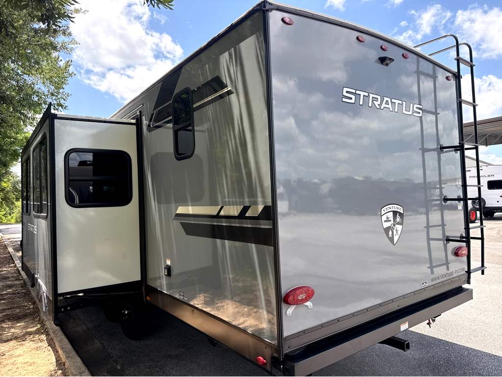 2024 VENTURE RV STRATUS 261VRB - Image 3