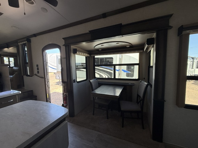 2019 Keystone Montana High Country 3731FL - Image 13