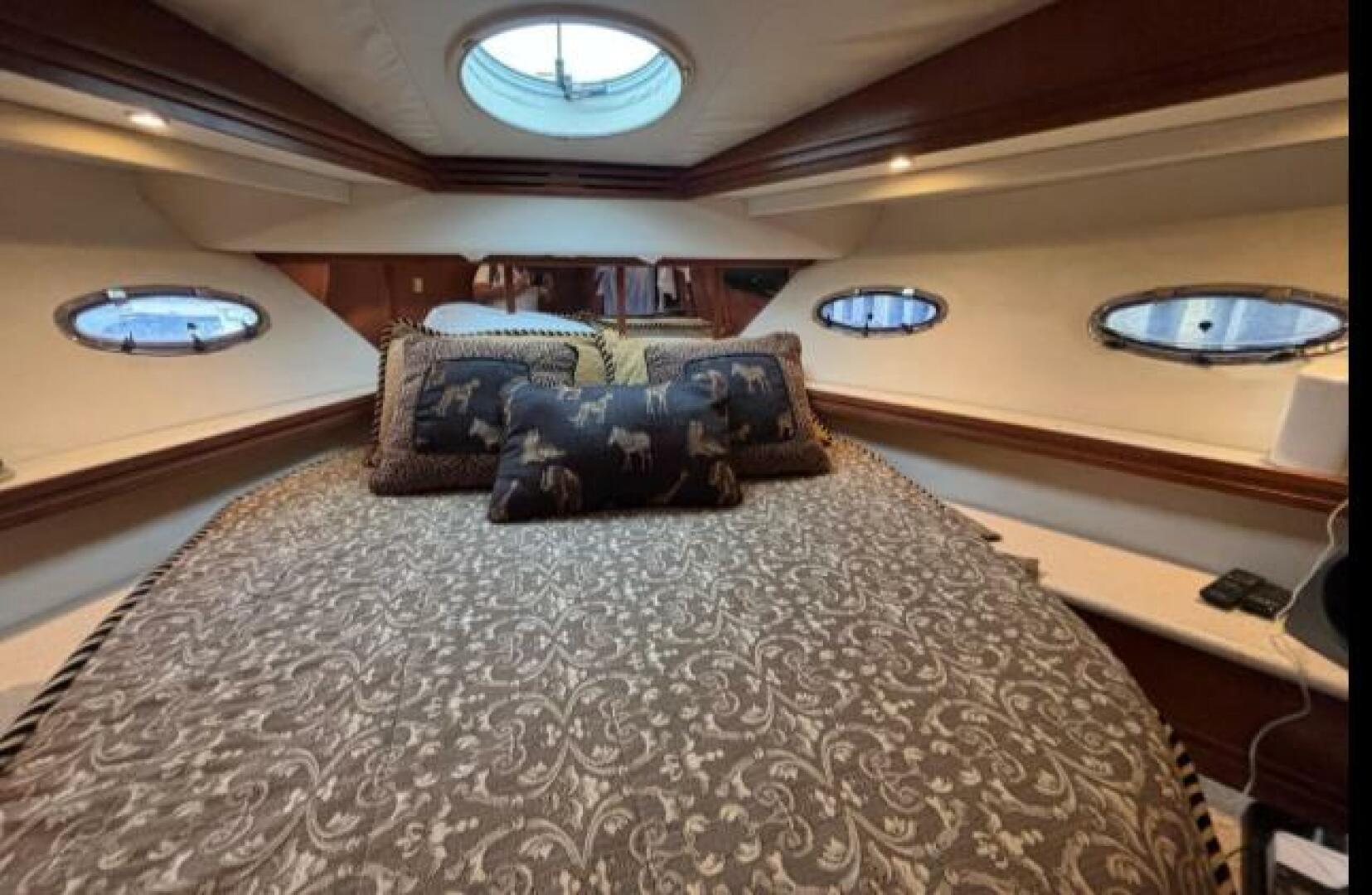 1998 Carver 530 Voyager - Image 18