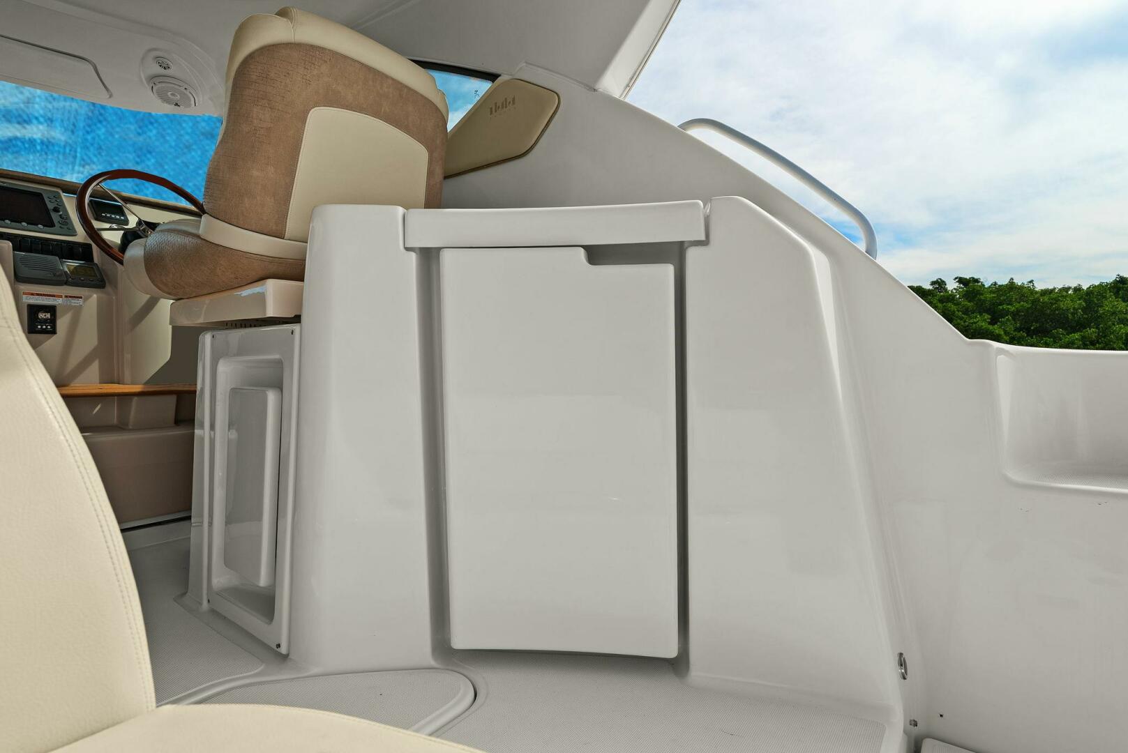 2008 Tiara Yachts 3500 Sovran - Image 28