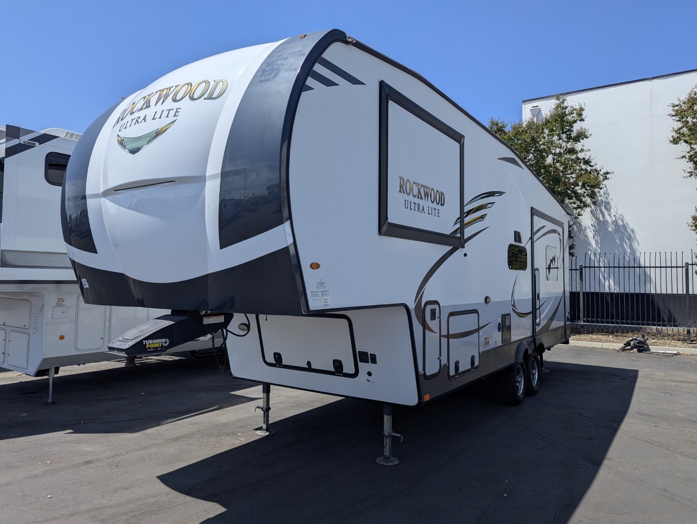 2020 Forest River Rockwood Ultra Lite 2650WS - Image 3