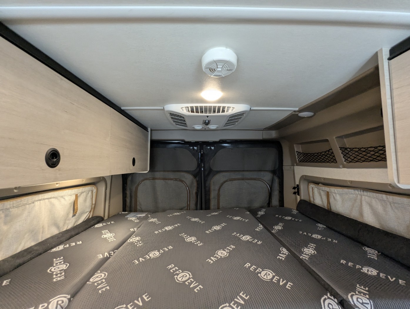 2027 Winnebago Solis Pocket 36A - Image 18