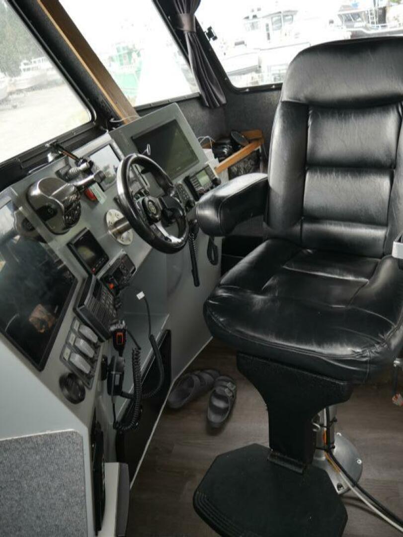 2022 Custom Freestyle Marine 32 - Image 12
