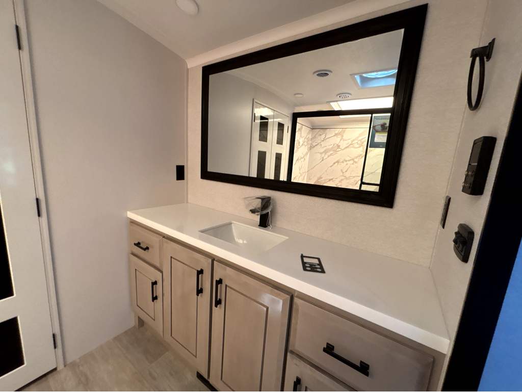 2026 JAYCO PINNACLE 36FBTS - Image 27