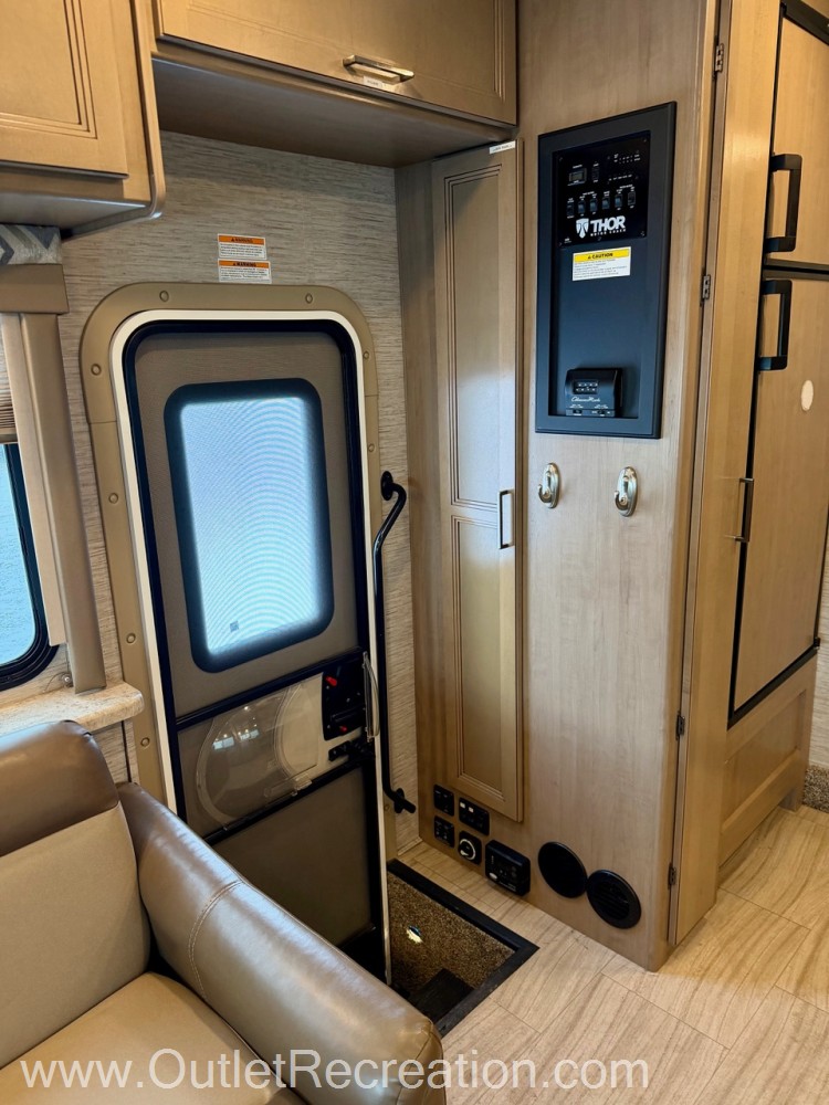 2021 Thor Motor Coach QUANTUM SL31 - Image 18