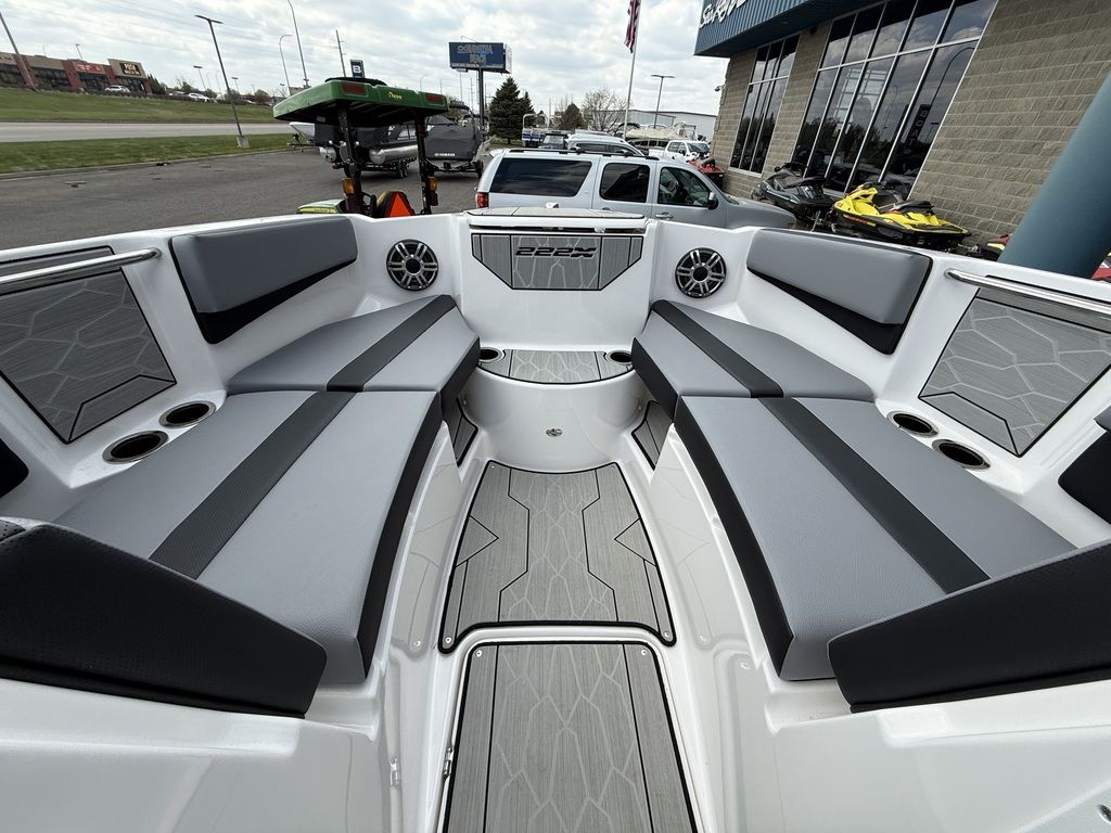 2026 Yamaha Boats 222XD - Image 32