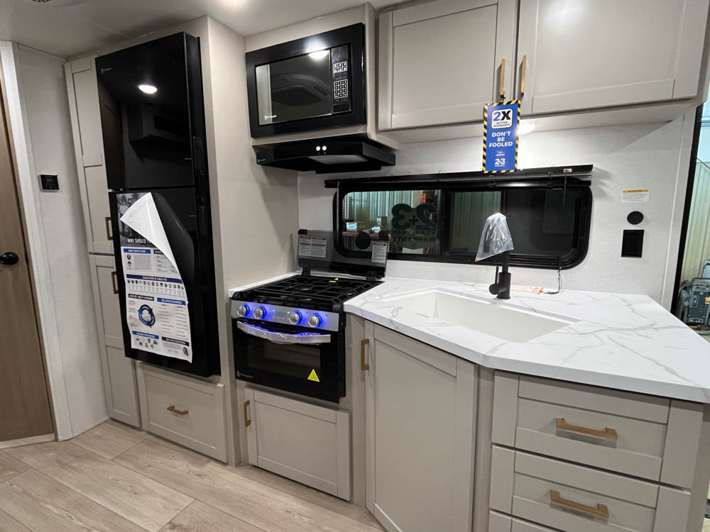 2027 Jayco Jay Flight SLX 262RLSW - Image 18