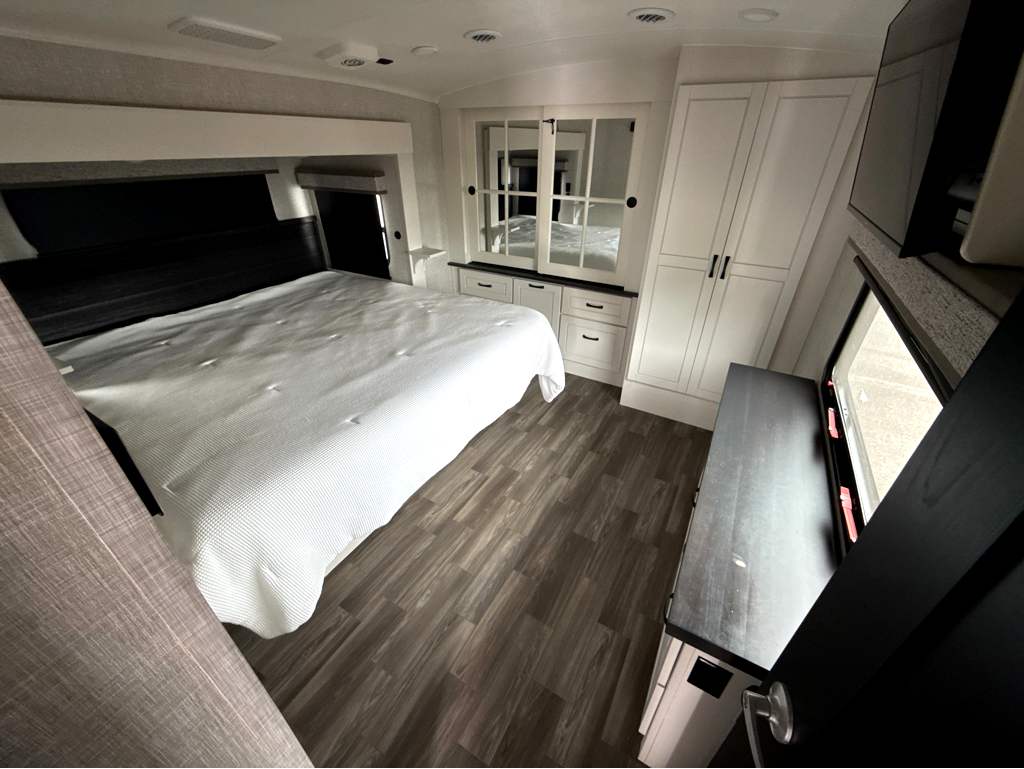2025 JAYCO NORTH POINT 310RLTS - Image 21