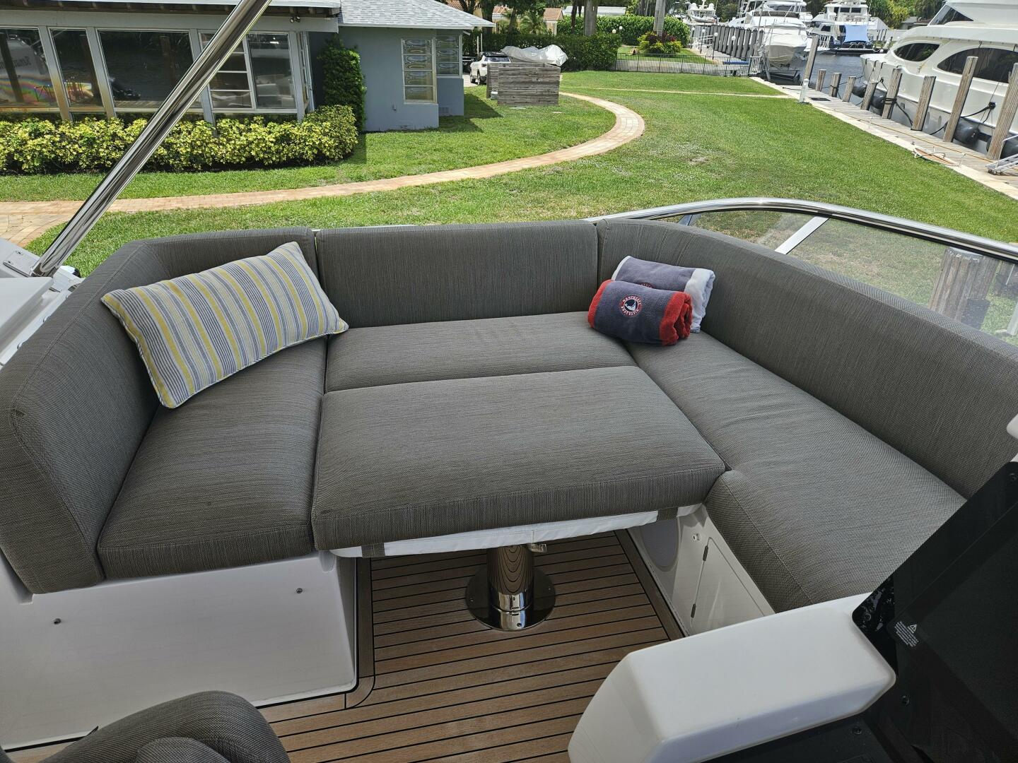 2022 Azimut 66 - Image 25