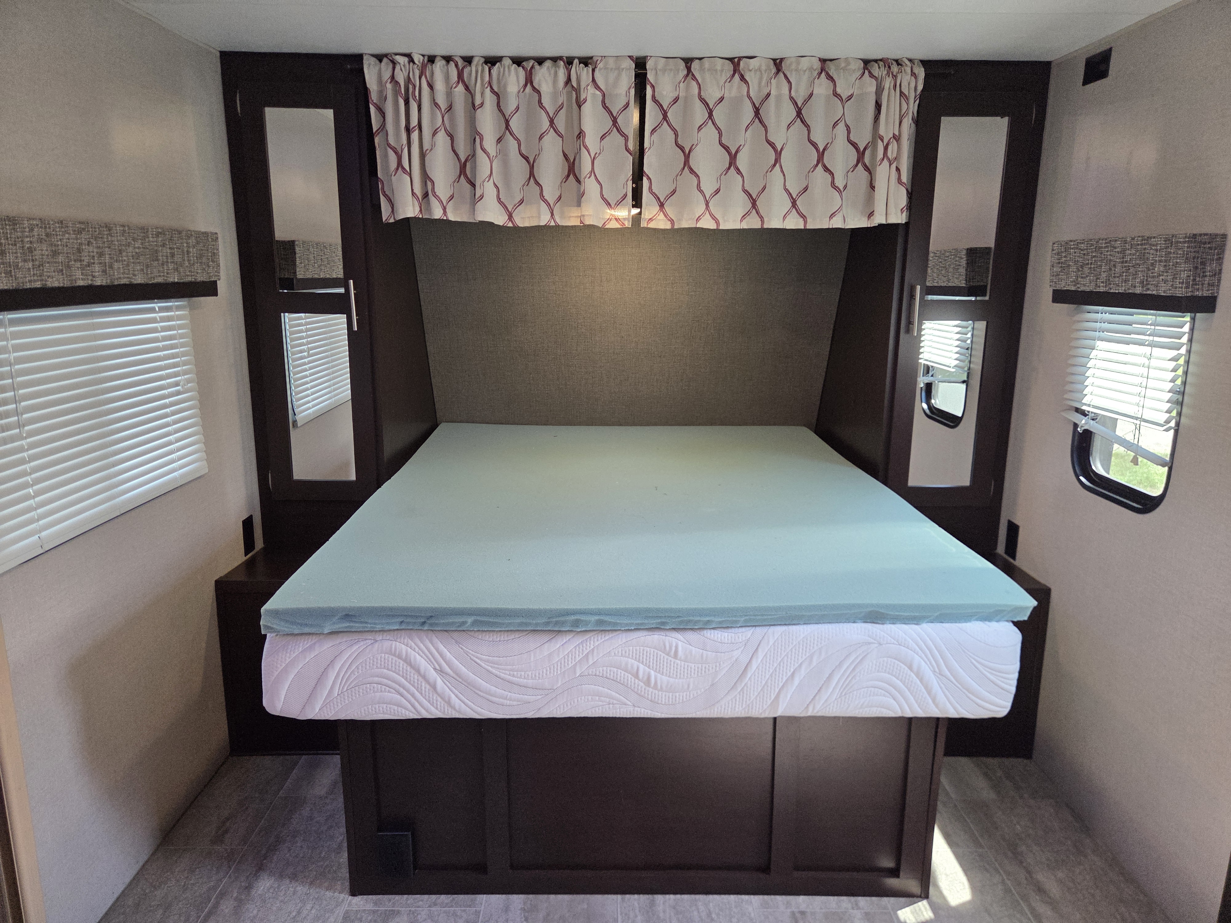 2018 KZ RV Sportsmen LE 201RBLE - Image 6