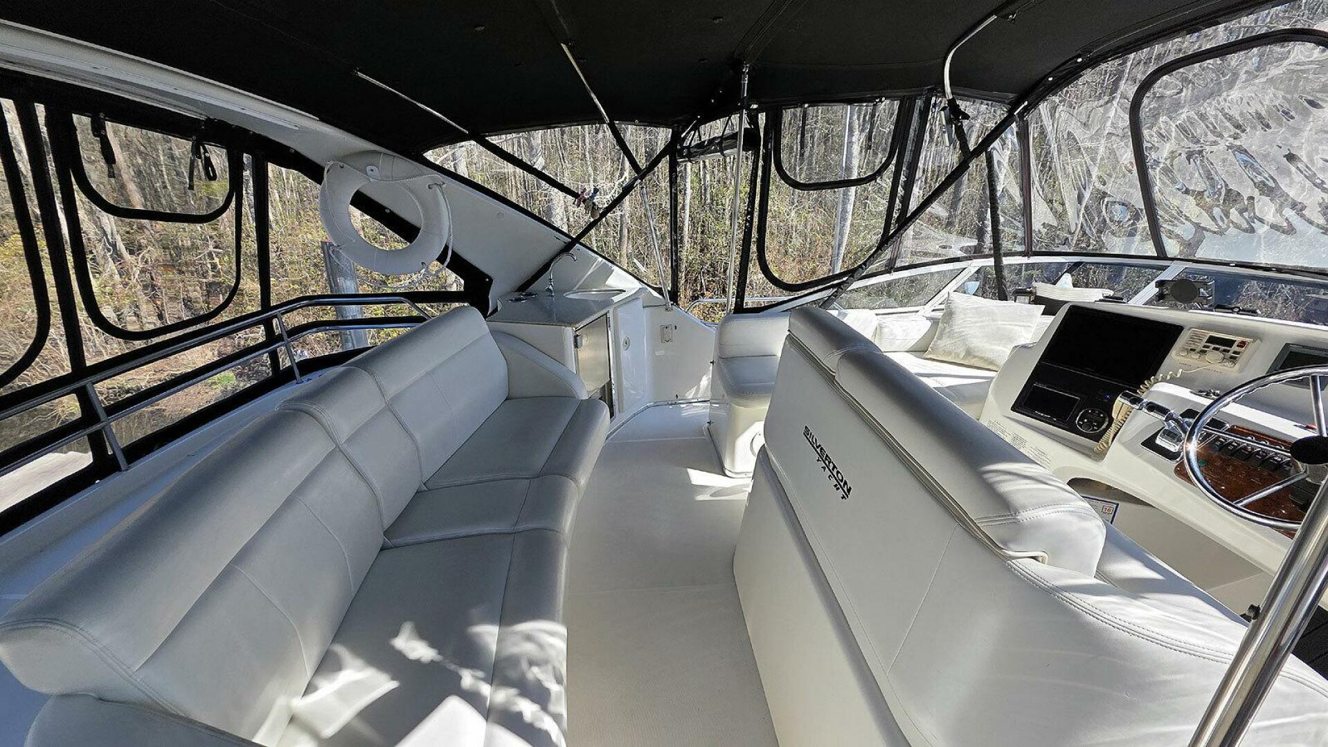 2001 Silverton 410 Sport Bridge - Image 32