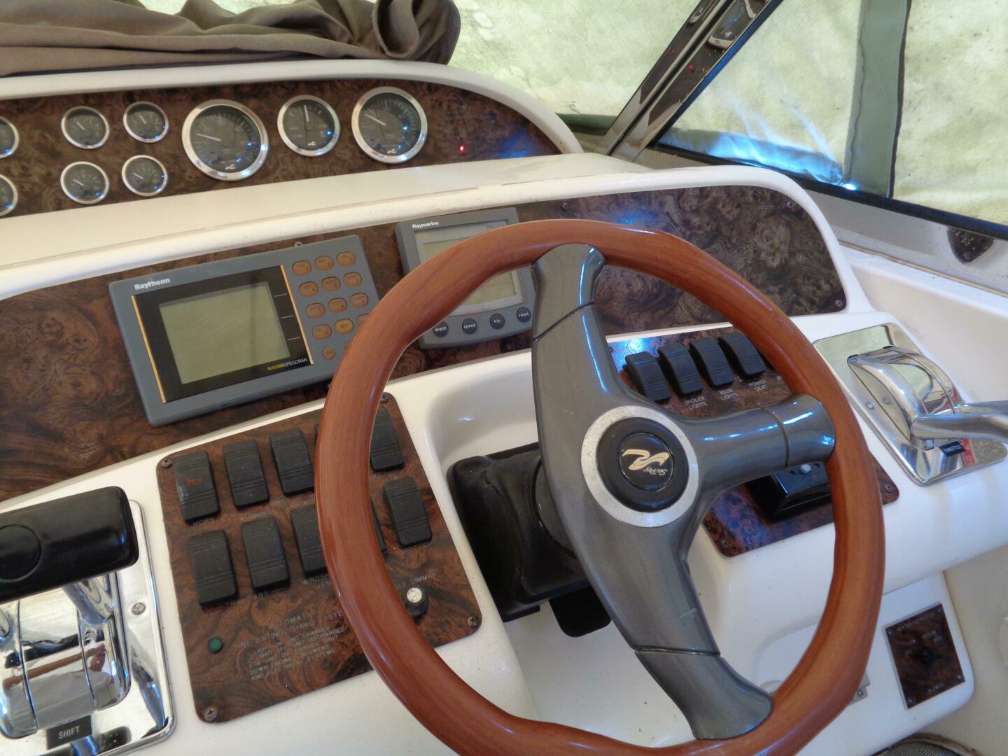 1997 Sea Ray 370 Sundancer - Image 11