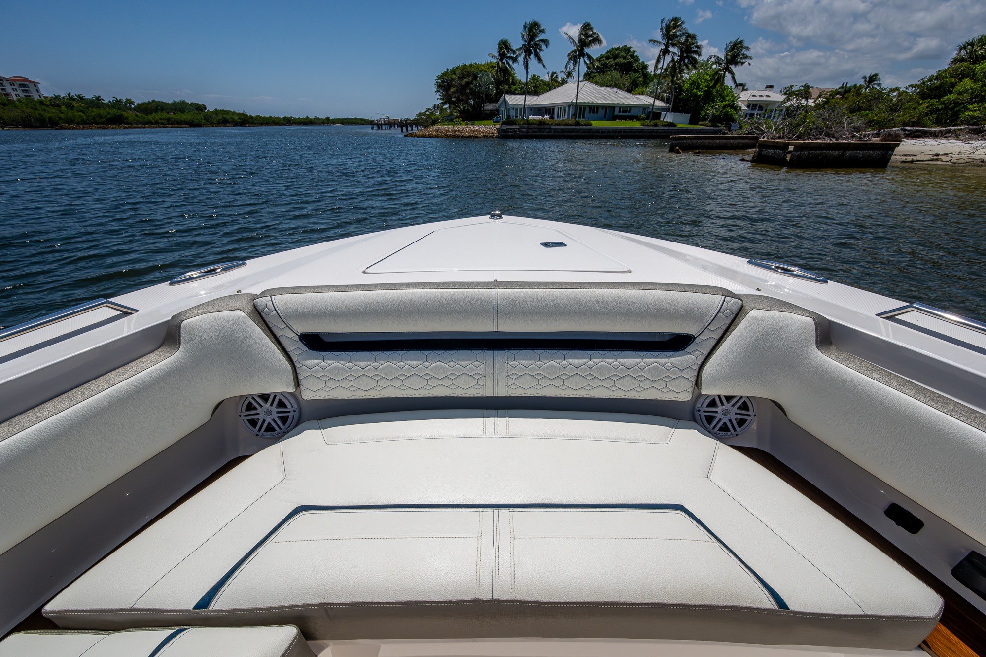 2024 Tiara Yachts 38 LS Base - Image 18