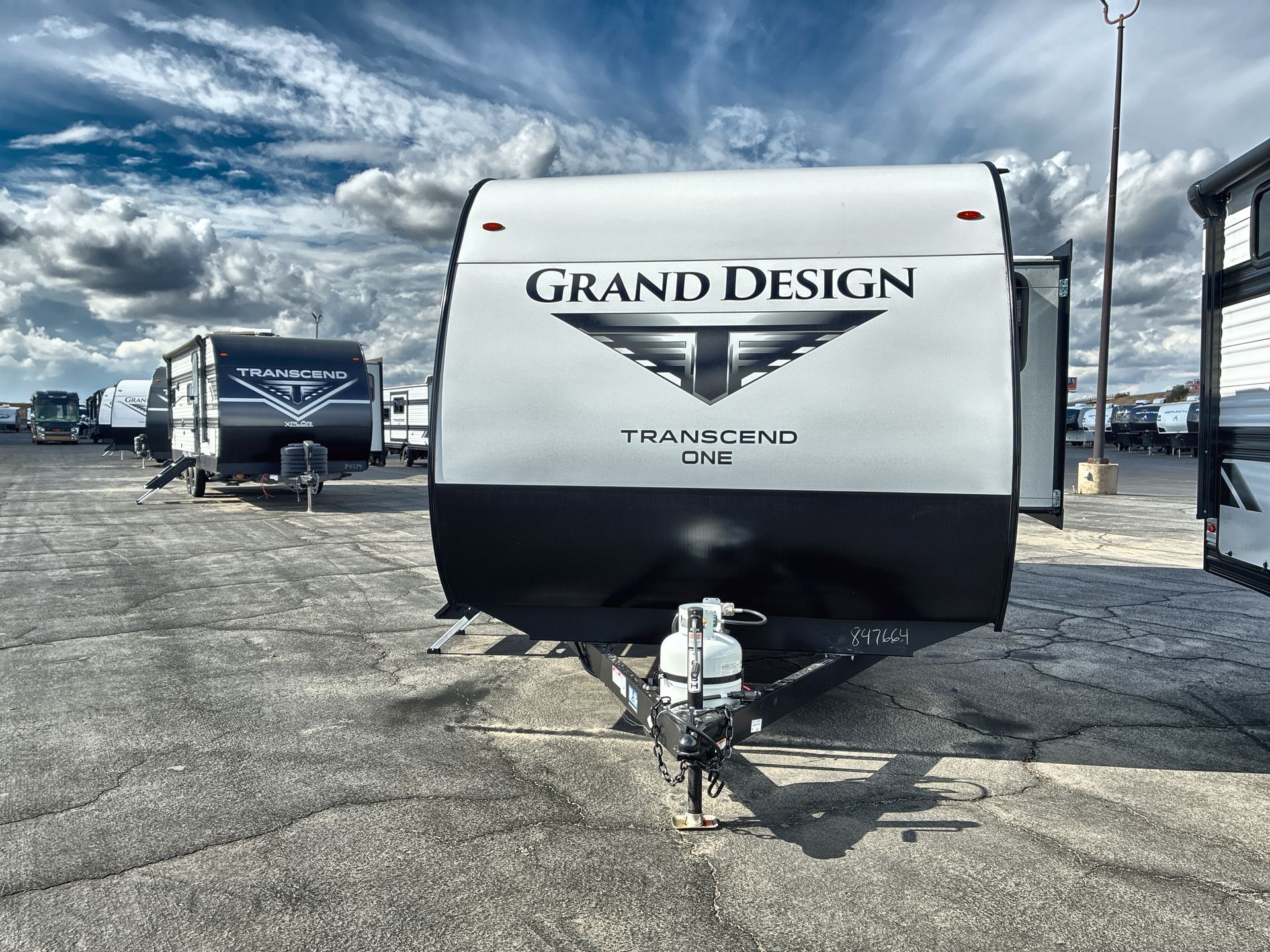 2027 Grand Design Transcend ONE 161BH - Image 4