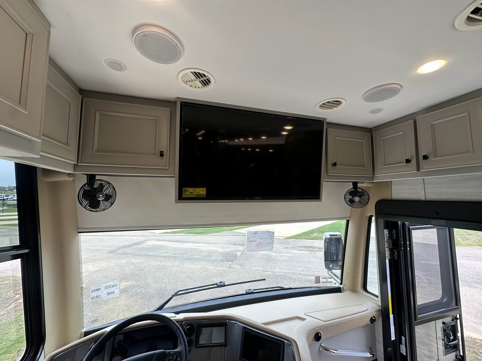 2026 TIFFIN PHAETON 40 IH - Image 19