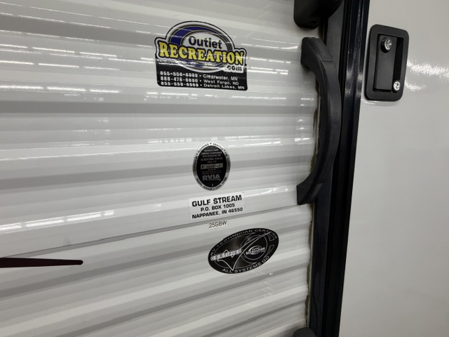 2015 Gulf Stream Innsbruck 25SBW - Image 2
