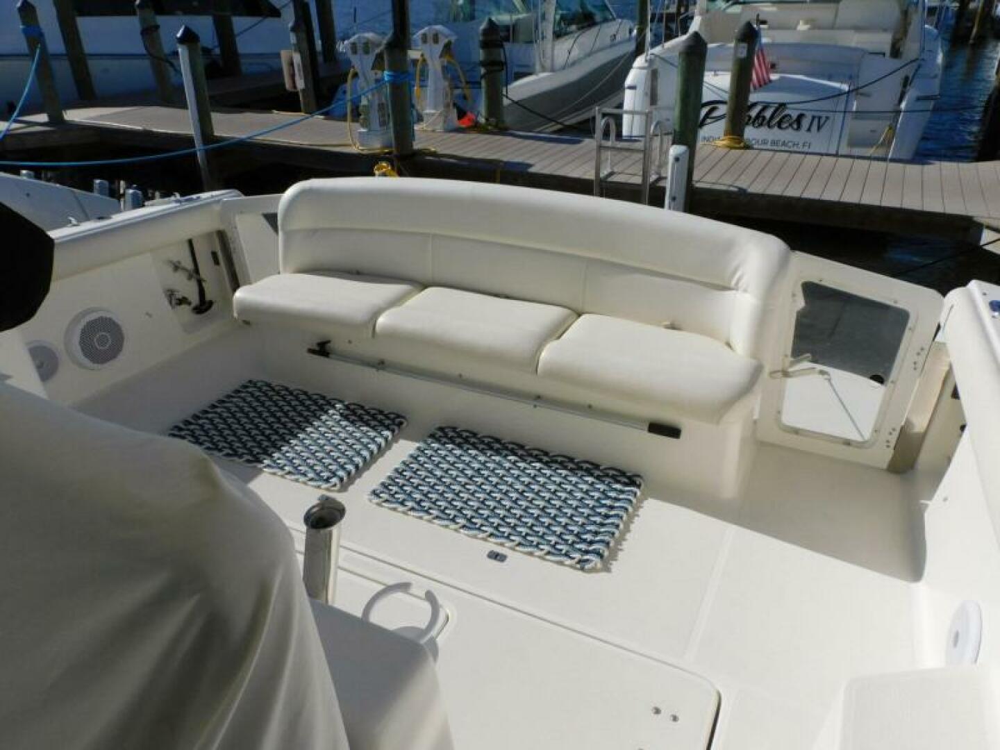 1995 Tiara Yachts 3500 Express - Image 15