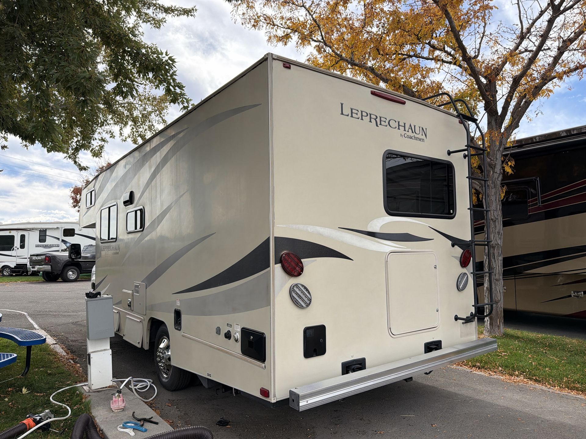 2019 Coachmen Leprechaun 230CB - Image 10