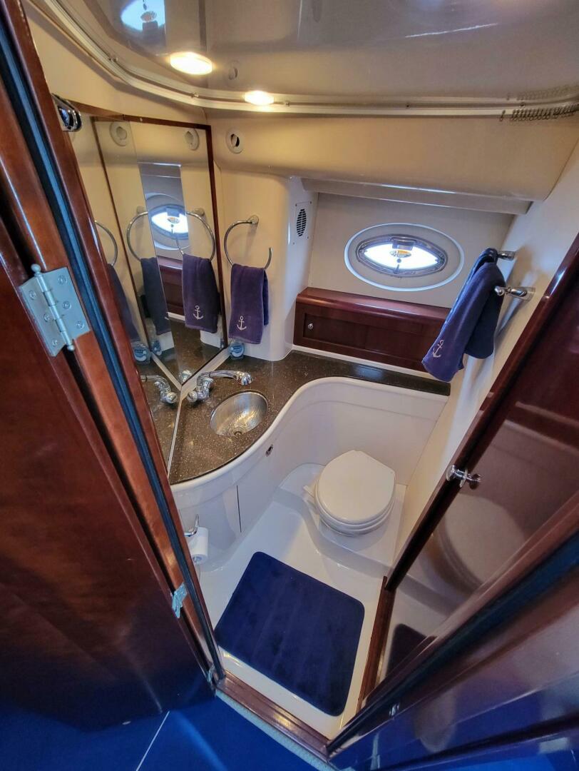 2011 Meridian 441 Sedan - Image 13