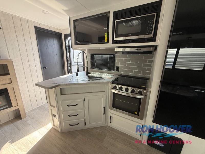 2024 PALOMINO 29BHSQ - Image 10