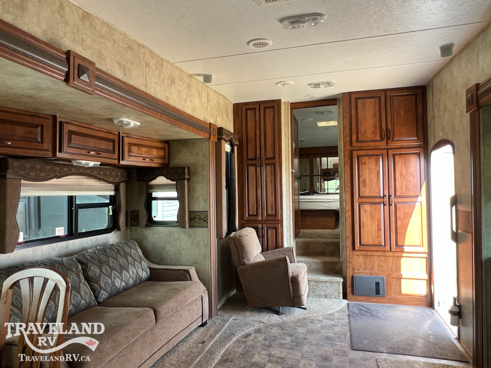 2012 KEYSTONE LAREDO HANDYMAN SPECIAL 295RK - Image 4